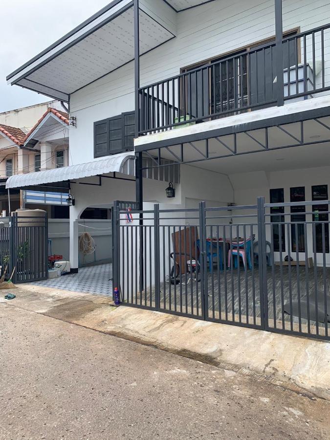 Udon House Apartment Udon Thani Bagian luar foto