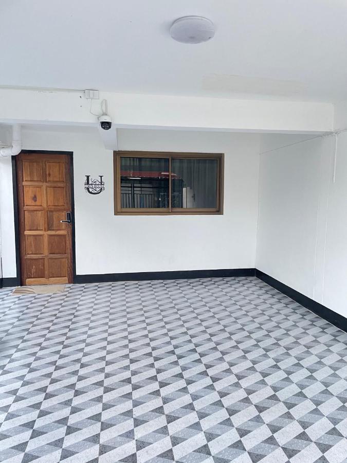 Udon House Apartment Udon Thani Bagian luar foto
